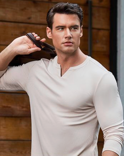 FlexFit V-Hals-trainingsshirt– 1+1 GRATIS